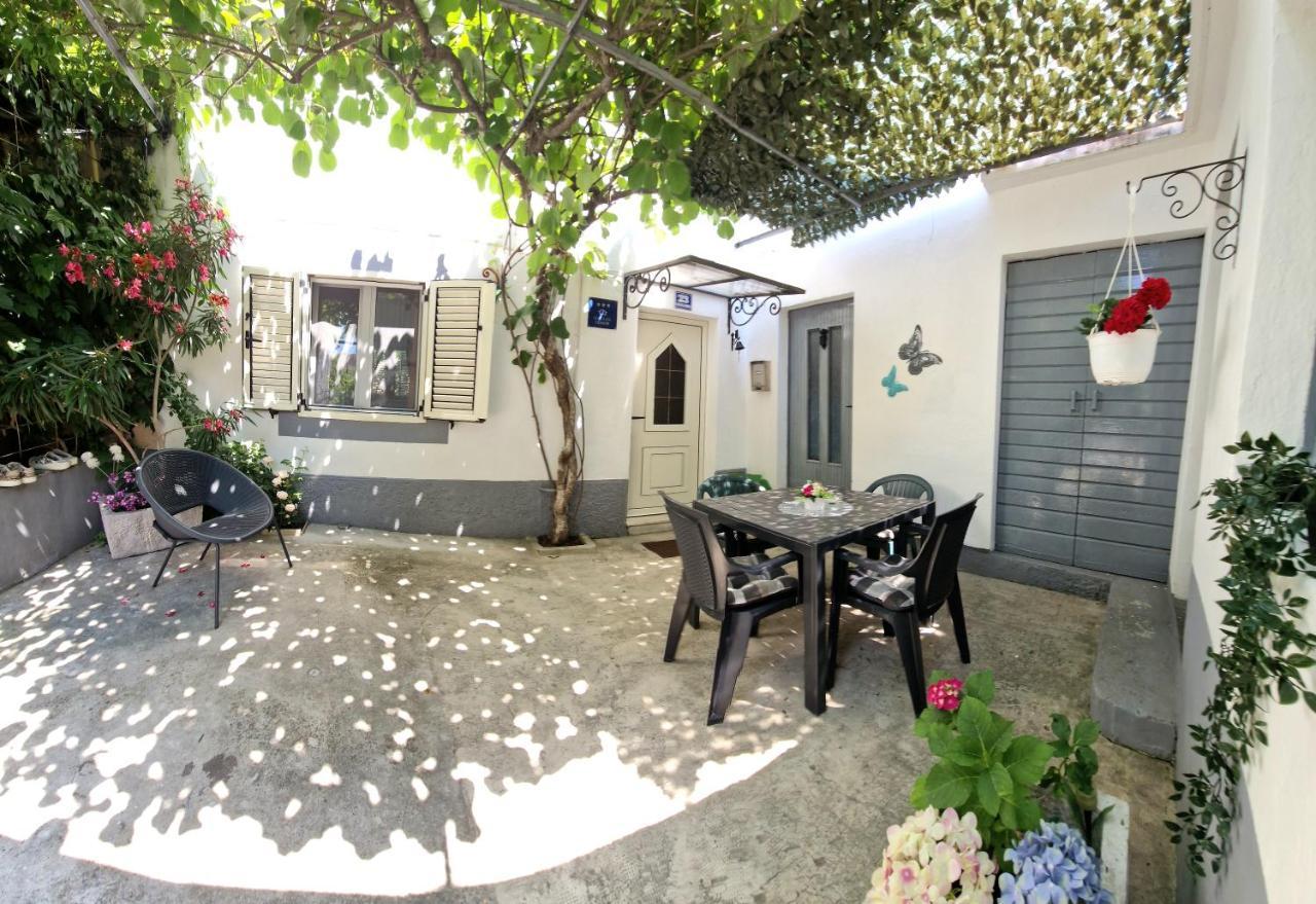 Apartman Perina Trogir Exterior photo